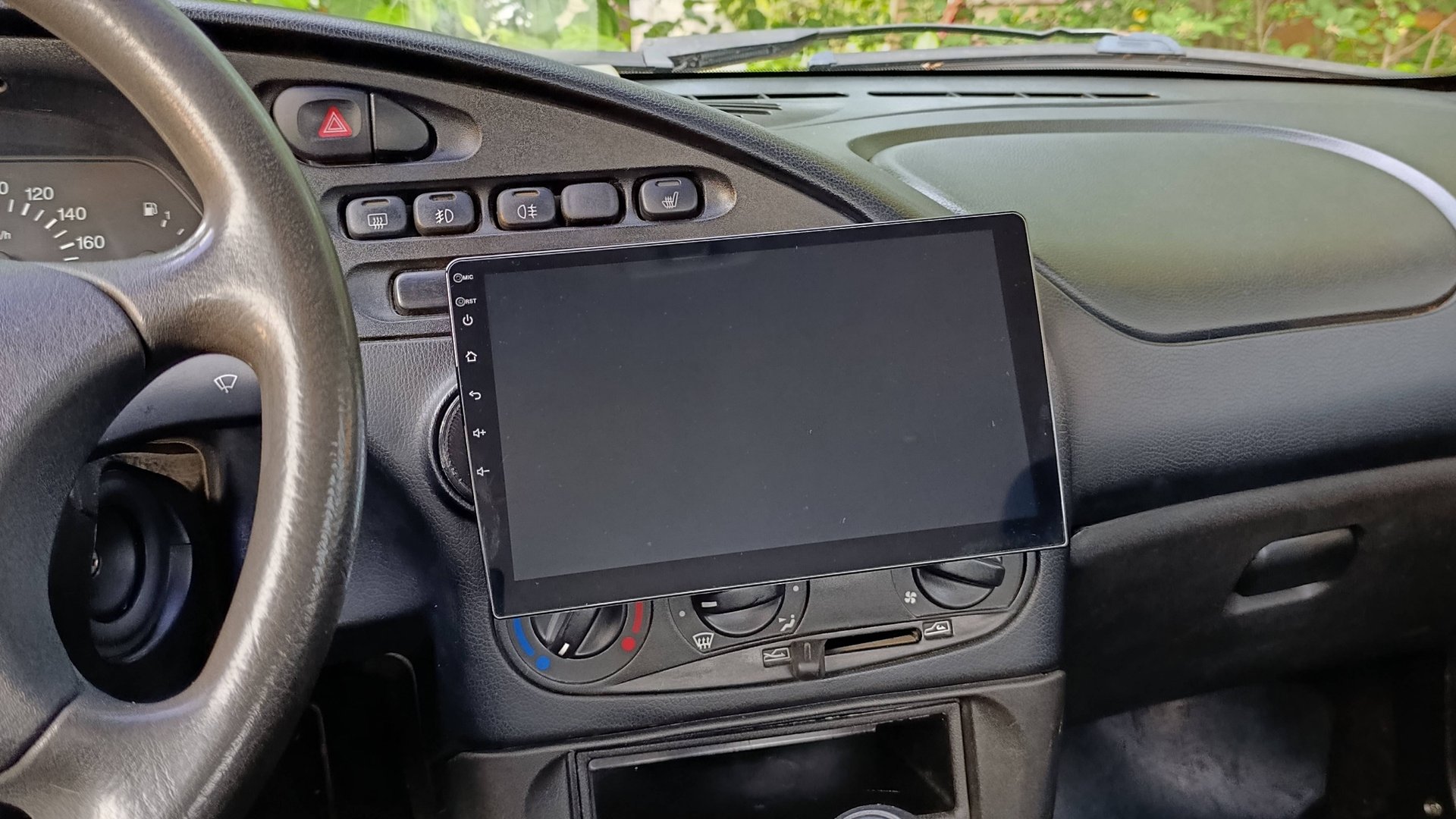 Android вместо дефлекторов на Chevrolet Niva, LADA NIVA TRAVEL, магнитола в воздуховод смотреть онлайн