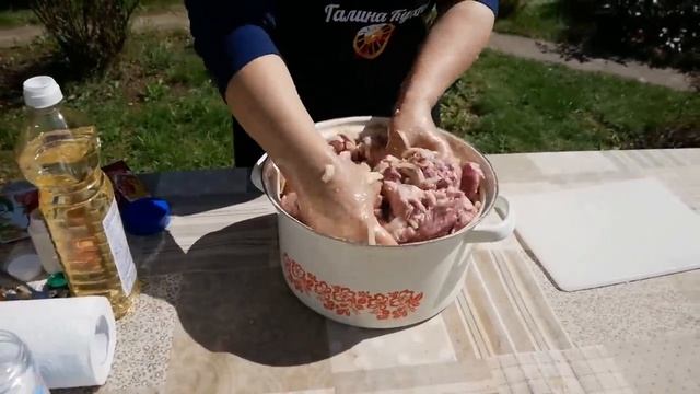 ШАШЛЫК, который ВЗОРВАЛ ИНТЕРНЕТ. Самый мягкий шашлык смотреть онлайн