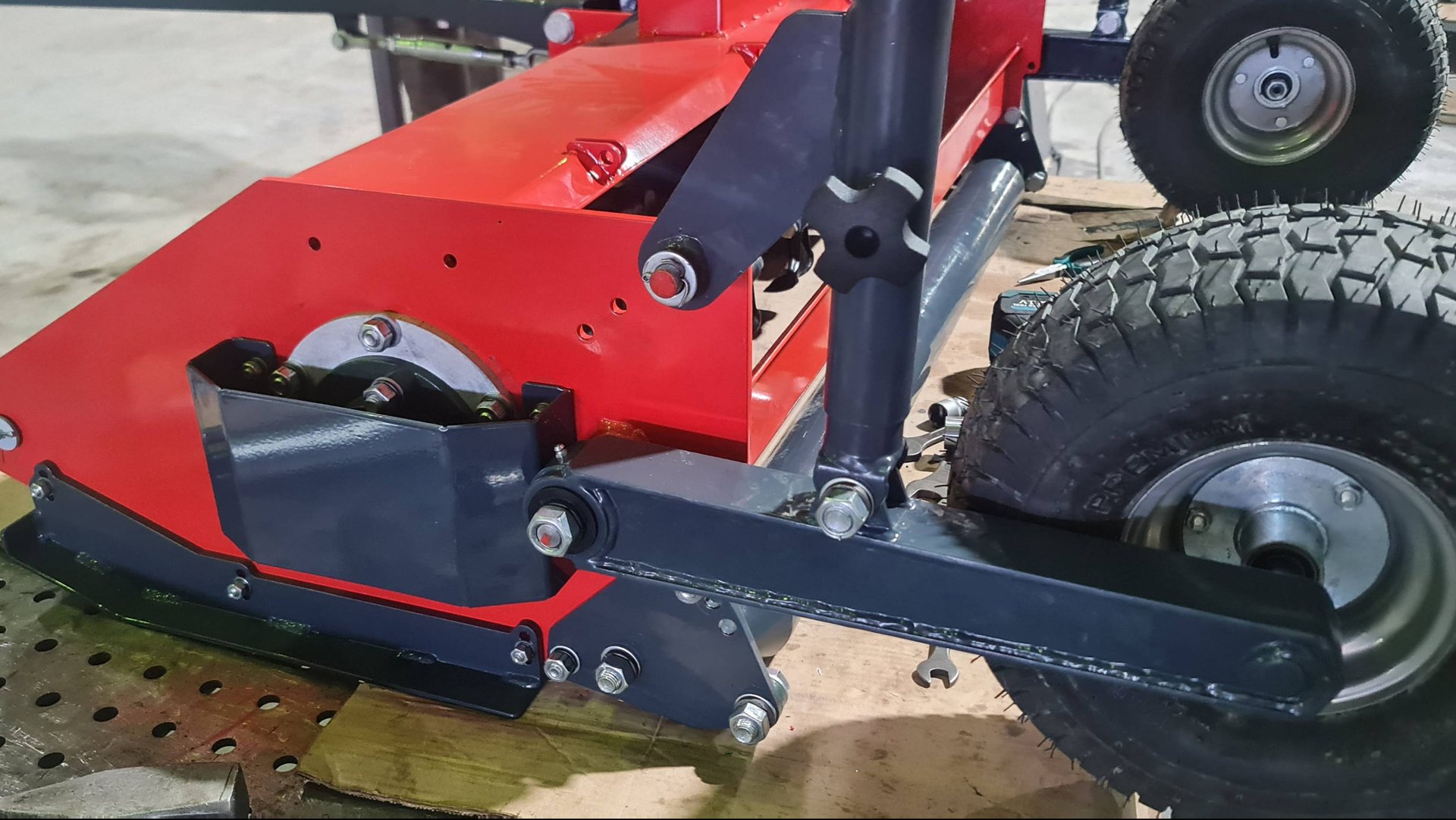 Косилка-мульчер КОСАРЕЗКА смотреть онлайн