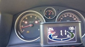 Дисплей показаний давления масла на Опель Зафира Б.