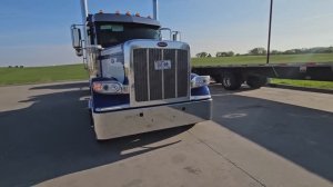 Peterbuilt 589 Custom 2025