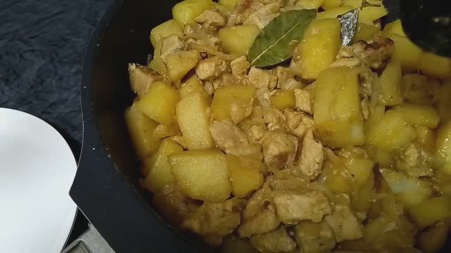 Как приготовить картошку с мясом на сковороде смотреть онлайн