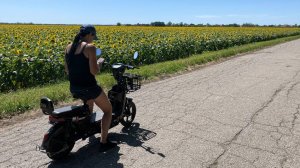 Катаемся на электровелосипедах. Искупались в Бейсугском лимане.