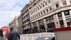 England | London | London: Landmarks Walking Tour | Piccadilly | café |
