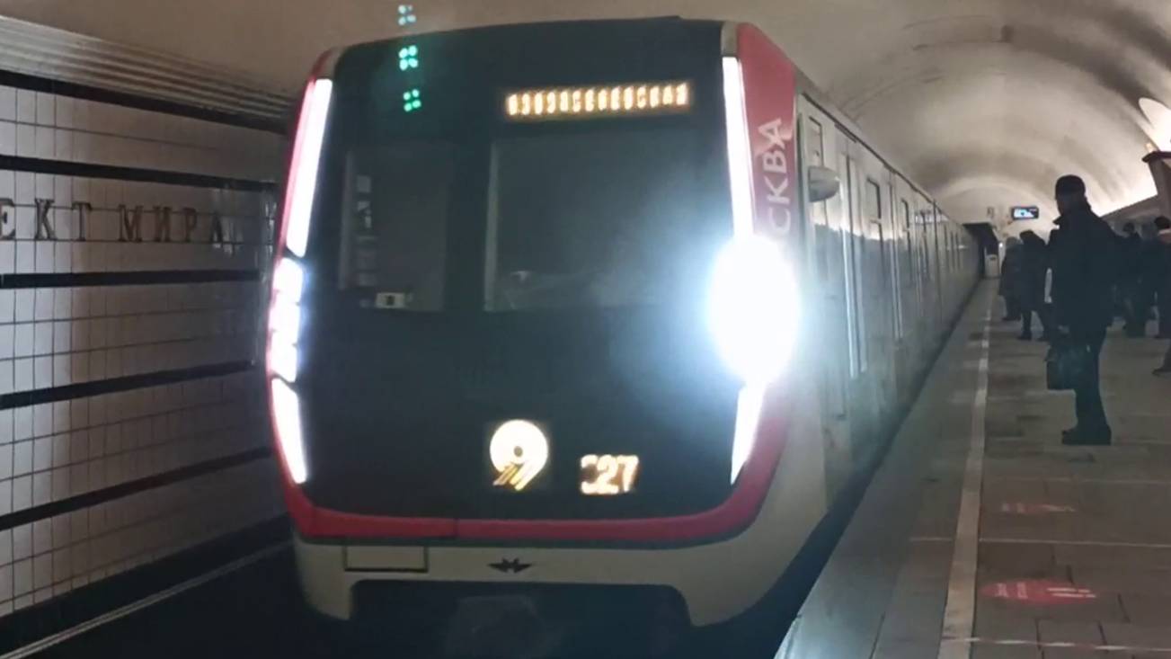 Московский метрополитен проезд нового поезда Москва смотреть онлайн