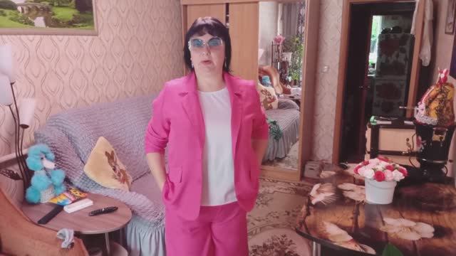 ПРИМЕРКА КОСТЮМА,ВАРИМ ГРИБЫ, ВКУСНЫЙ УЖИН, ПОВСЕДНЕВНАЯ ЖИЗНЬ смотреть онлайн