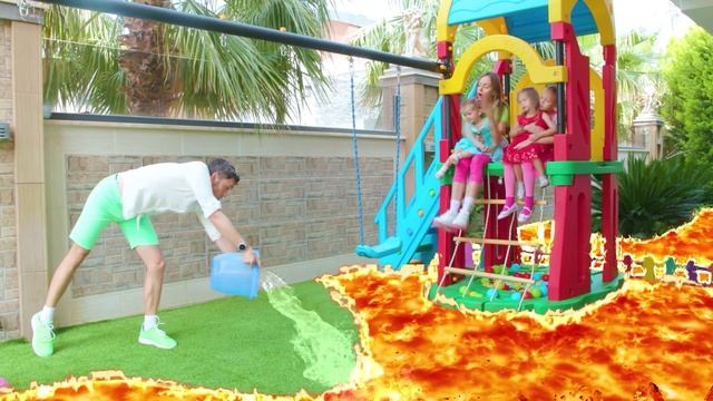 Три маленьких малыша весело плавают в бассейне! смотреть онлайн