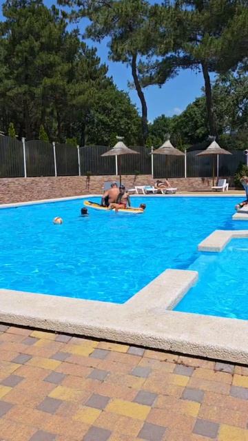 ДОМ С БАССЕЙНОМ ПОСУТОЧНО НА МОРЕ