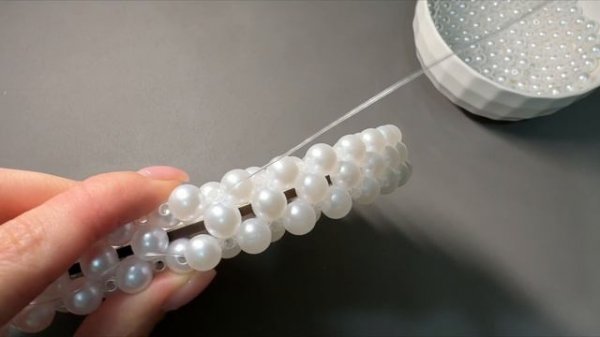 Мастер класс по плетению декоративной подставки из жемчужных бусин. МК из бусин ручной работы