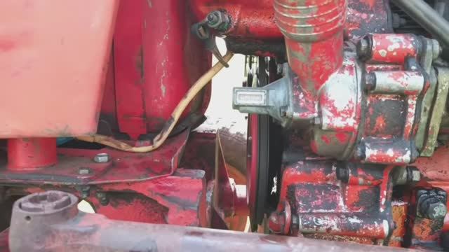 Чистка центрифуги и замена масла в ТНВД трактора Т25