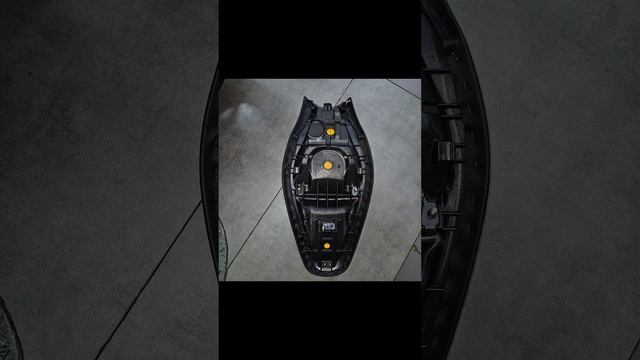 KAWASAKI ER6N ABS (2006г.) серебристый смотреть онлайн