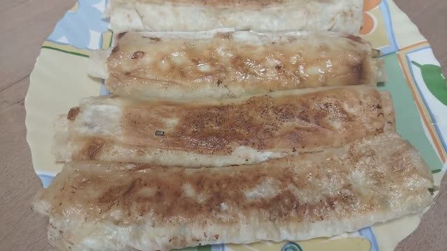 Трубочки из лаваша с очень вкусной начинкой. Оригинальная домашняя еда смотреть онлайн