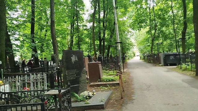 Ваганьковское кладбище. Могила писателя В. Каверина смотреть онлайн