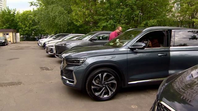 Опасность в жару: почему нельзя оставлять детей в авто смотреть онлайн