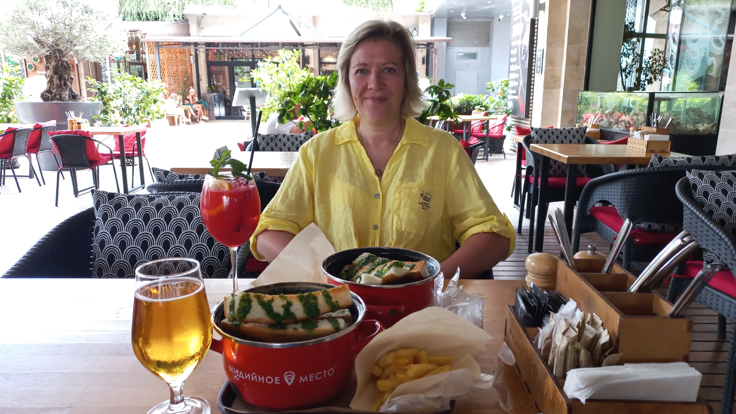 Адлер 3.07.2025г/Новый гостевой дом/Отведали мидий в Мидийном месте/Парк отдыха