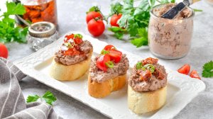 Брускетта с паштетом из куриной печени
