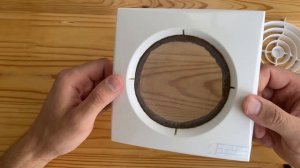 Установка металлической сетки от насекомых в вентиляцию.