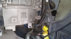 КАК СНЯТЬ И ГДЕ НАХОДИТСЯ Блок управления(МОЗГИ) Mitsubishi Galant