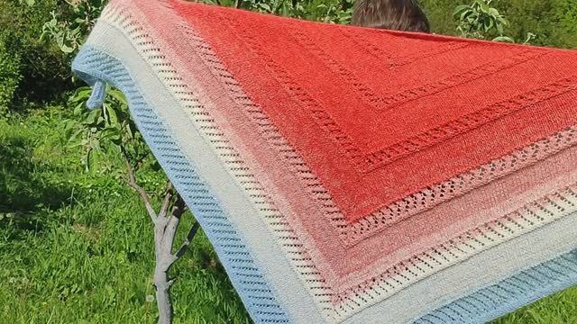 Шаль из рассказовской пряжи и мохера смотреть онлайн