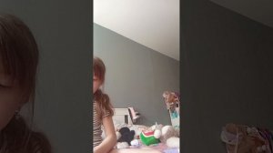 плету браслетик.