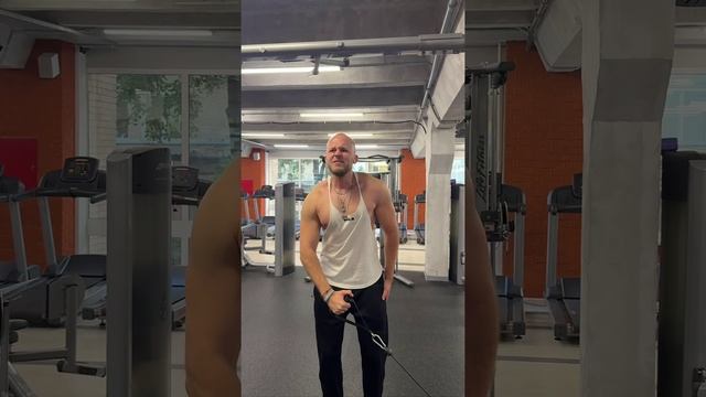 Тренировка плеч