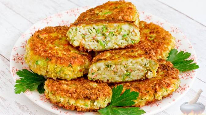 Пригодны не только для салатов. КОТЛЕТЫ ИЗ КРАБОВЫХ ПАЛОЧЕК И КАБАЧКА