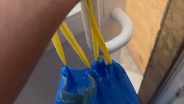 ВЫНОШУ МУСОР ОТ 1 ЛИЦА! СПУСКАЮСЬ НА ЛИФТЕ VLOG