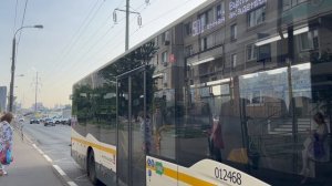 Автобус НефАЗ-5299-31-52 следует по маршруту 501 ”Таможенная Академия - м. Выхино”