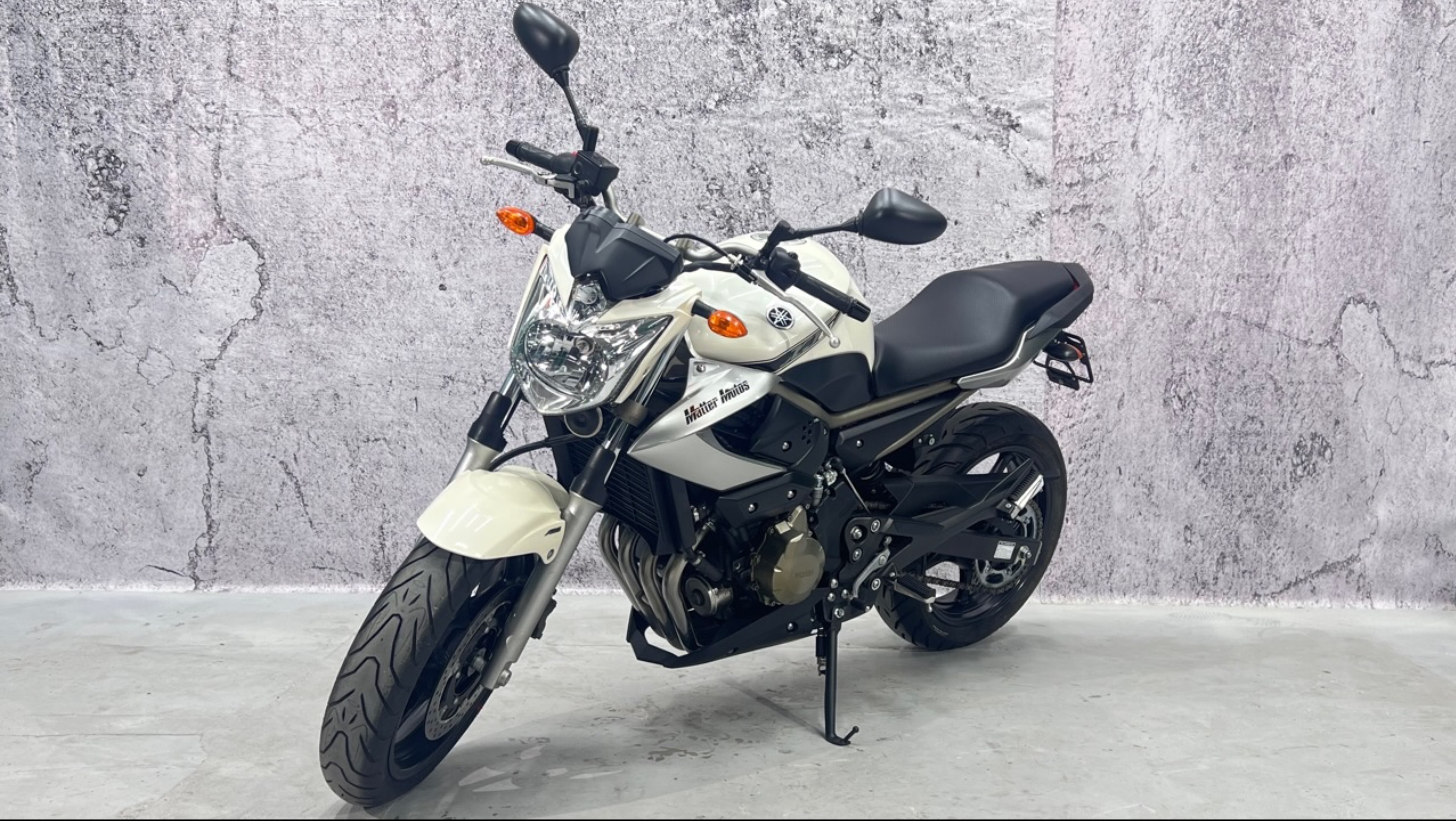 XJ6N смотреть онлайн