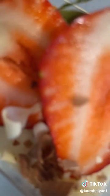 Мусовый десерт 3 шоколада ягодами