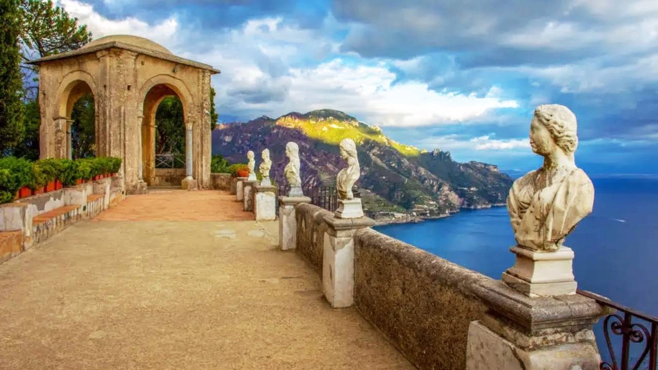 Равелло, Италия. Терраса Амальфитаны, пешеходная экскурсия в формате 4K | #шариклайф смотреть онлайн