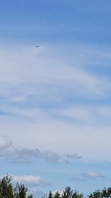 Полет авиамодели ЯК-52 смотреть онлайн