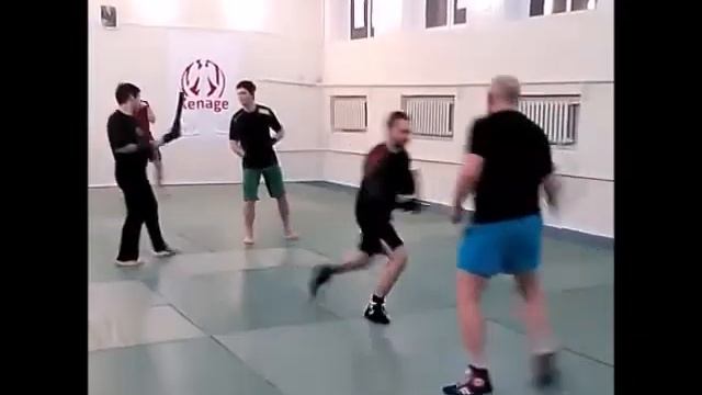 Тренировки по Комбат Арнис - отработка удара 