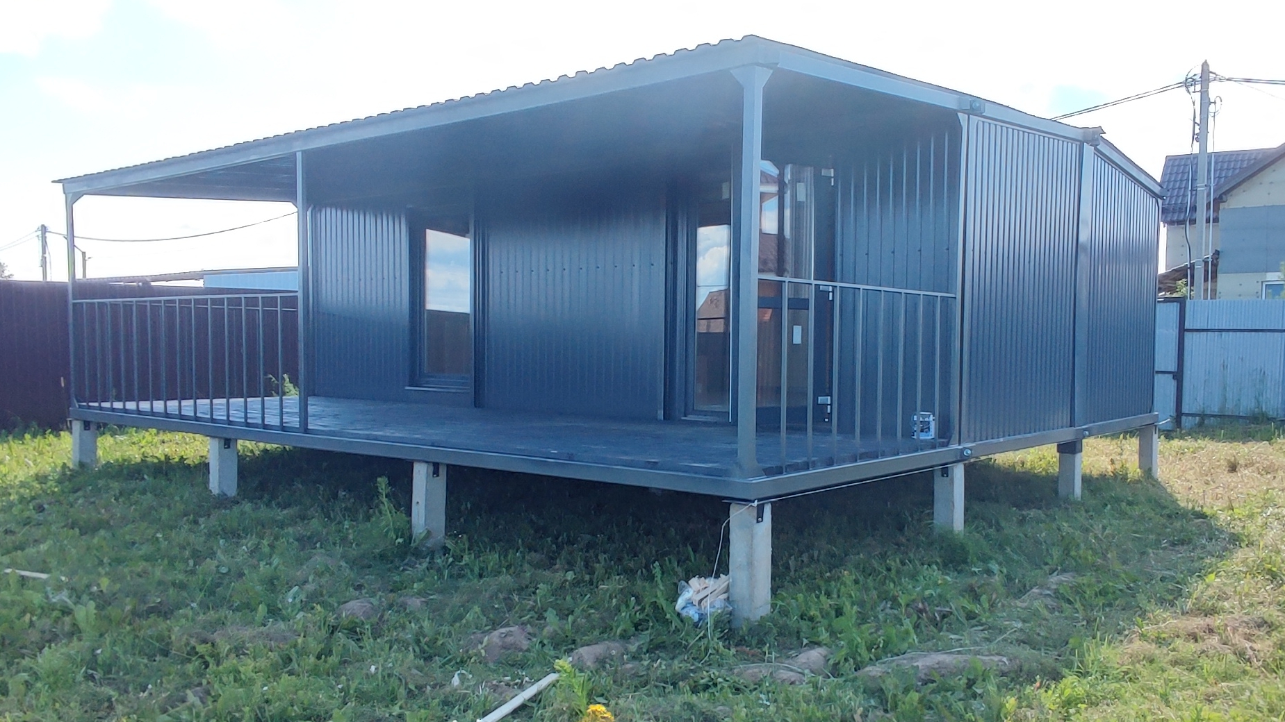 Дачный домик модульный Люкс с верандой блок контейнер вагончик металлический 7.20х8х2.60м дачный дом