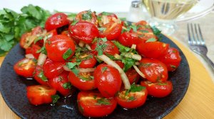 Холодная закуска. "Закусочные помидоры с чесноком и луком " Съедается все и маринад и лук😁