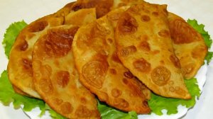 Когда готовлю их, у нас праздник. Пузырьчатые, хрустящие. Гору чебуреков разметут в миг.