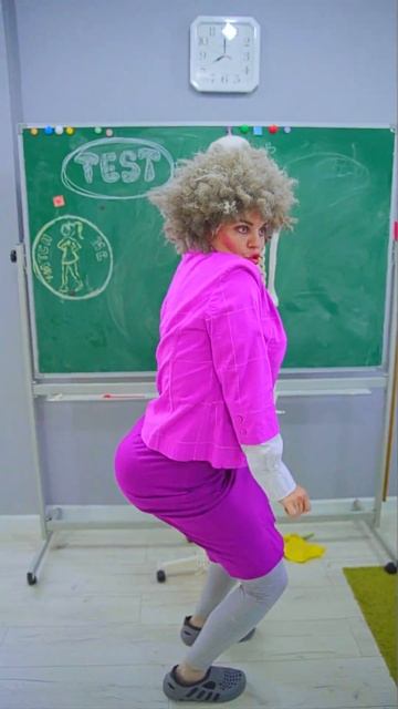 Wednesday and Super Cat Noir at Scary Teacher's School 3D! #school #funny #tungtungsahur смотреть онлайн