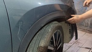 как снять Пластиковую арку (накладку) на передним крыле автомобиля JAECOO J7