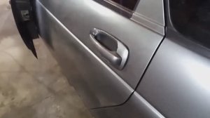 Как снять наружную заднюю ручку двери в автомобиле Лада Приора 2012г