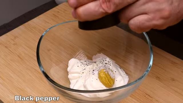 Очень простой салат из ингриетов, которые всегда есть дома