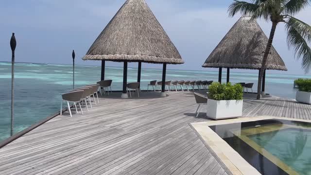 МАЛЬДИВЫ. РОСКОШНЫЕ МОРСКИЕ ПАНОРАМЫ. ФЕШЕНЕБЕЛЬНЫЙ ОТЕЛЬ FOUR SEASONS Resort Maldives смотреть онлайн
