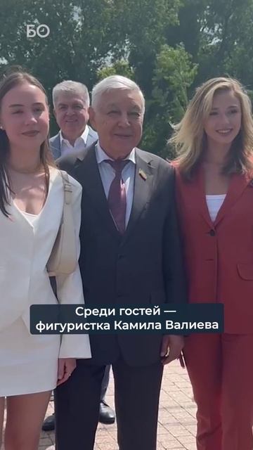 Чем занималась фигуристка Камила Валеева на московском Сабантуе? смотреть онлайн