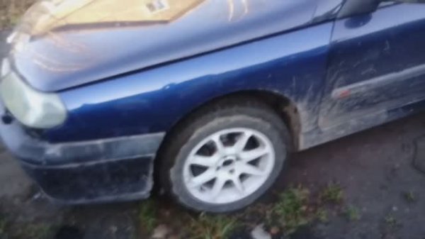 Как снять переднее крыло в автомобиле Рено Лагуна 1 рестайлинг 1999г