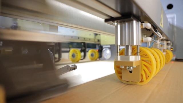Резательно рилевочный станок для гофрокартона Modbox 2500 смотреть онлайн