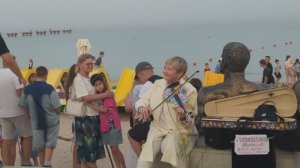 Евпатория 2025. Откуда столько людей? Отдыхающие массово поехали в Евпаторию! Вечерняя прогулка