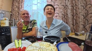 Продолжаем ОТМЕЧАТЬ ДР! Иван изобрёл новую НАСТОЙКУ) В ШОКЕ от Вована, он решил меня КИНУТЬ! Влог