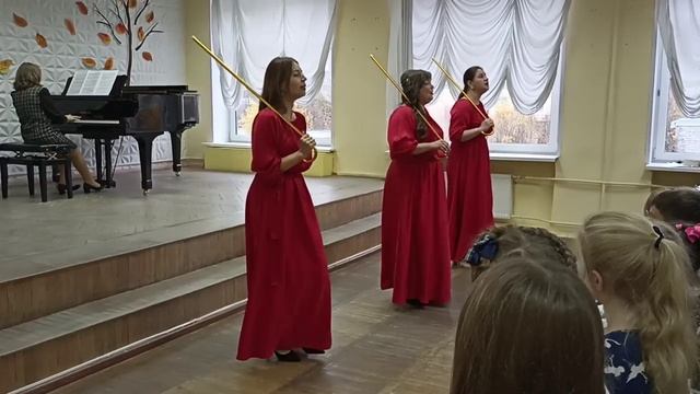 М. Минков. "Старый рояль" (исполняет коллектив преподавателей "Con brio") смотреть онлайн