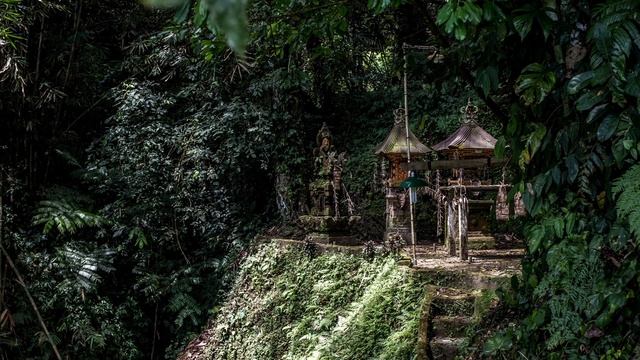 Постапокалиптическая мирная атмосфера и музыка, вдохновленные Last Of Us с китайской приправой