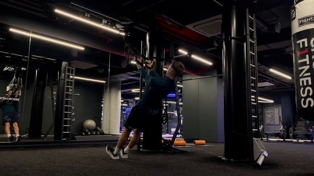 TRX Bicep Curl (Cгибание рук на бицепс)