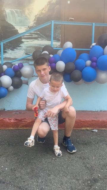 Володя 3,11 года и Артём 16, 11 на территории детского сада смотреть онлайн